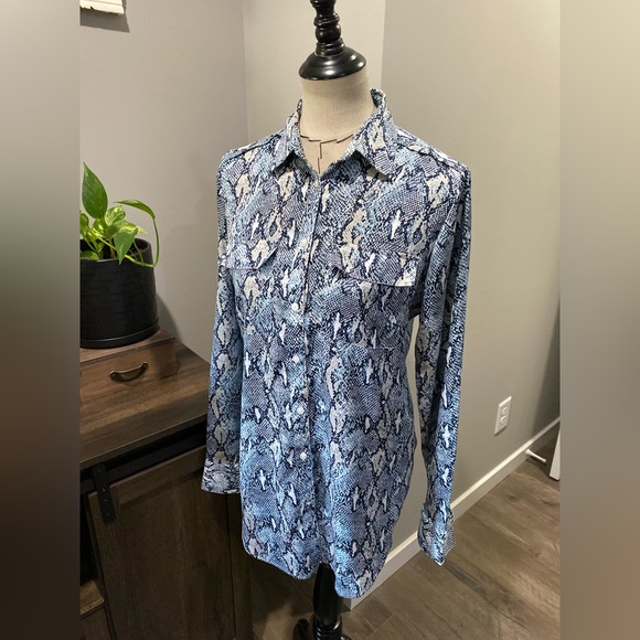Eddie Bauer Tops - Banana Republic blouse blue snake print. Size Small Tall